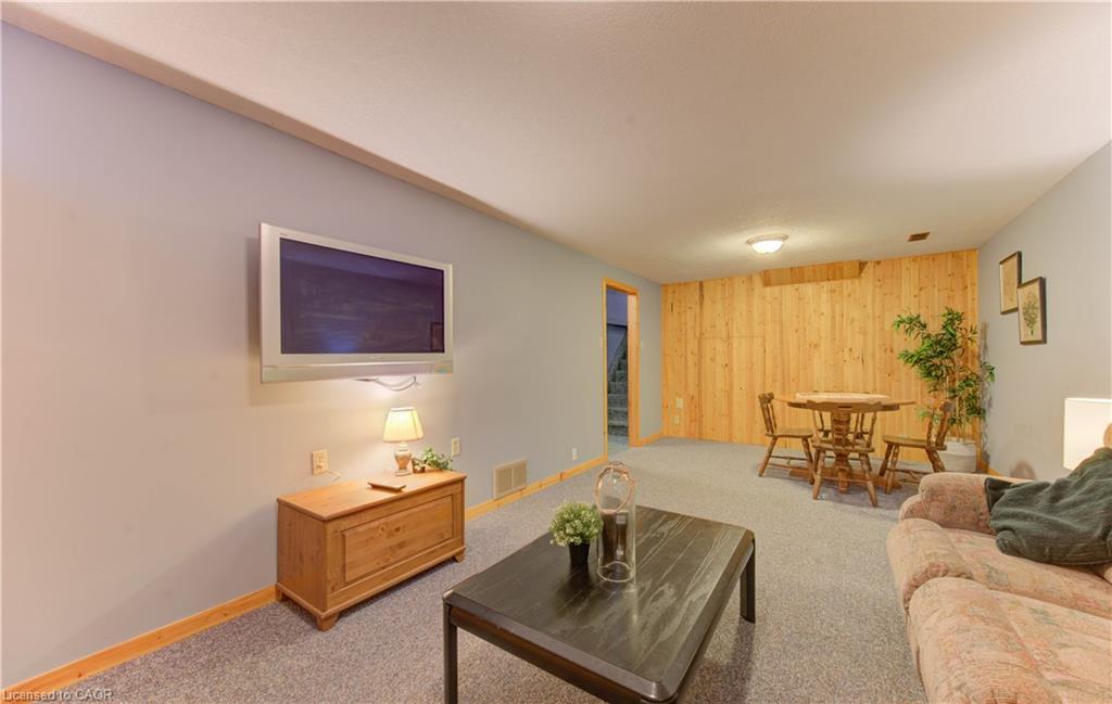 298 Creighton Court, Waterloo, ON - Indoor Photo Showing Living Room