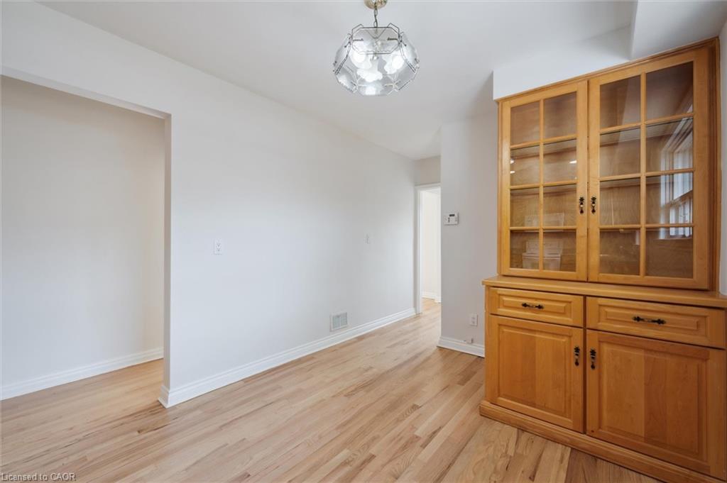 2237 Joyce Street, Burlington, ON - Indoor Photo Showing Other Room