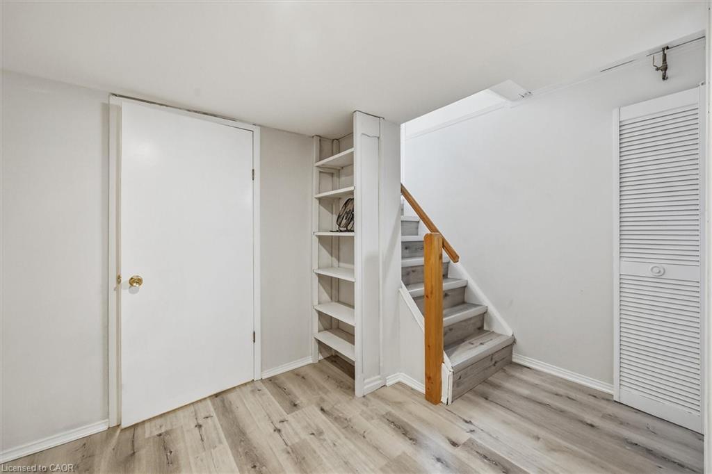 2237 Joyce Street, Burlington, ON - Indoor Photo Showing Other Room
