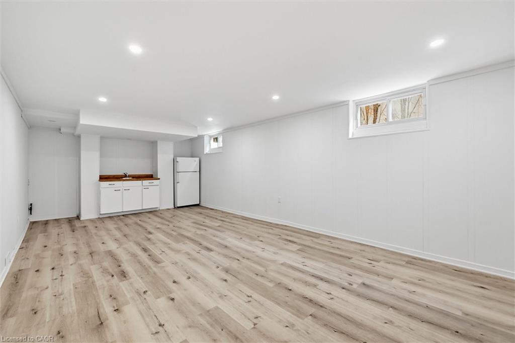 2237 Joyce Street, Burlington, ON - Indoor