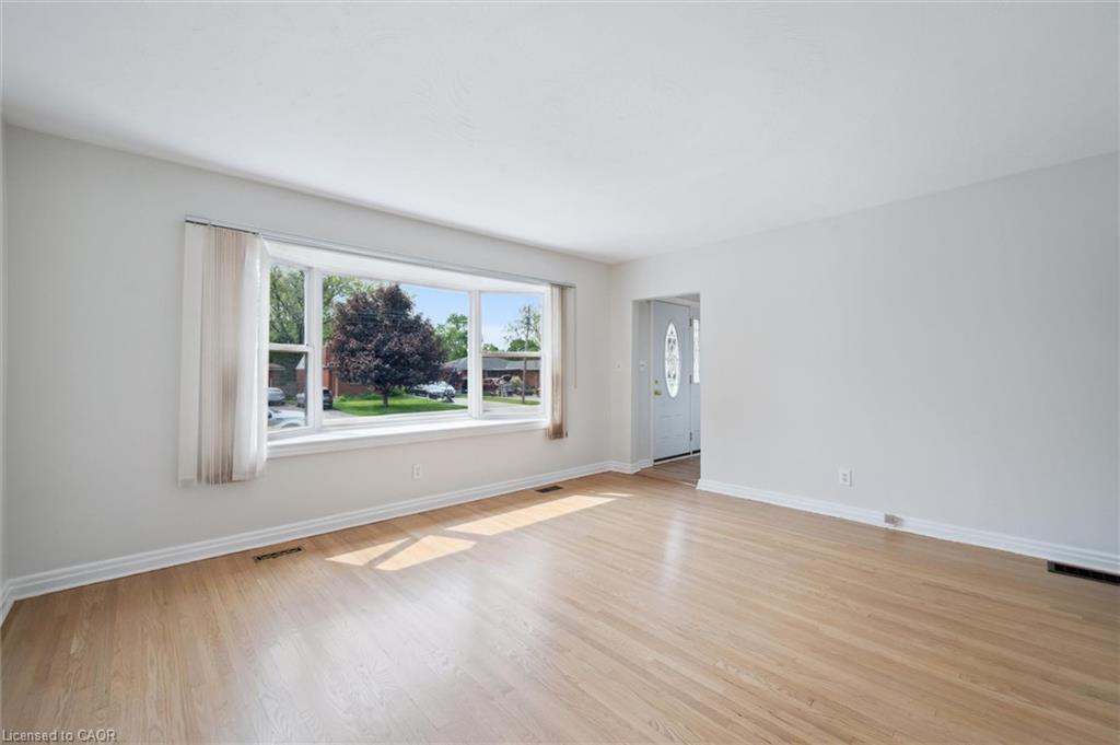 2237 Joyce Street, Burlington, ON - Indoor