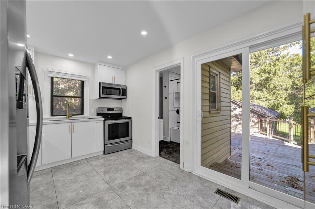 153 Clarence Street, Vaughan, ON - Indoor Photo Showing Other Room