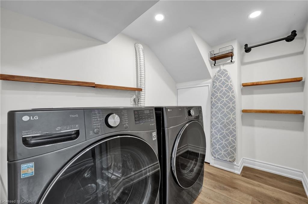 153 Clarence Street, Vaughan, ON - Indoor Photo Showing Laundry Room