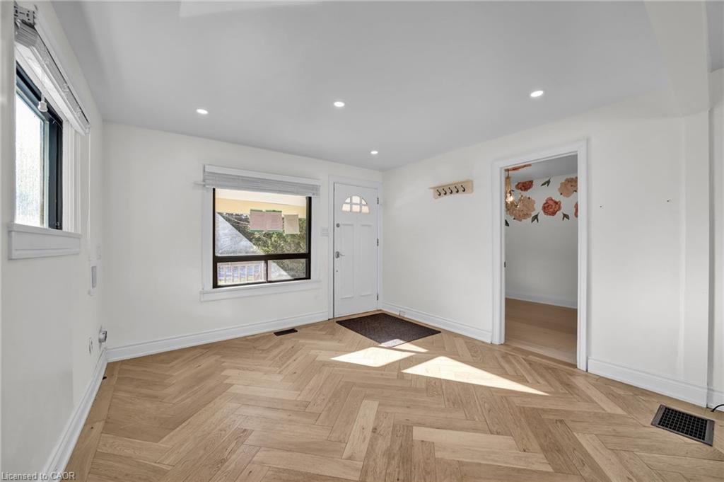 153 Clarence Street, Vaughan, ON - Indoor Photo Showing Other Room