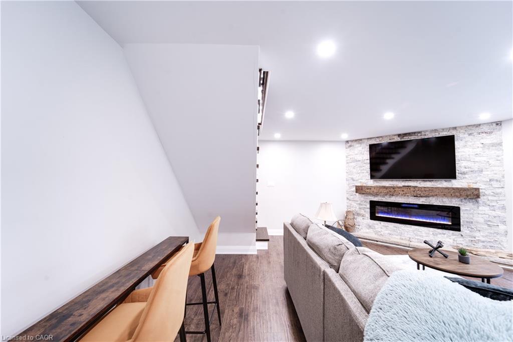 885 Glen Cedar Drive, Peterborough, ON - Indoor With Fireplace