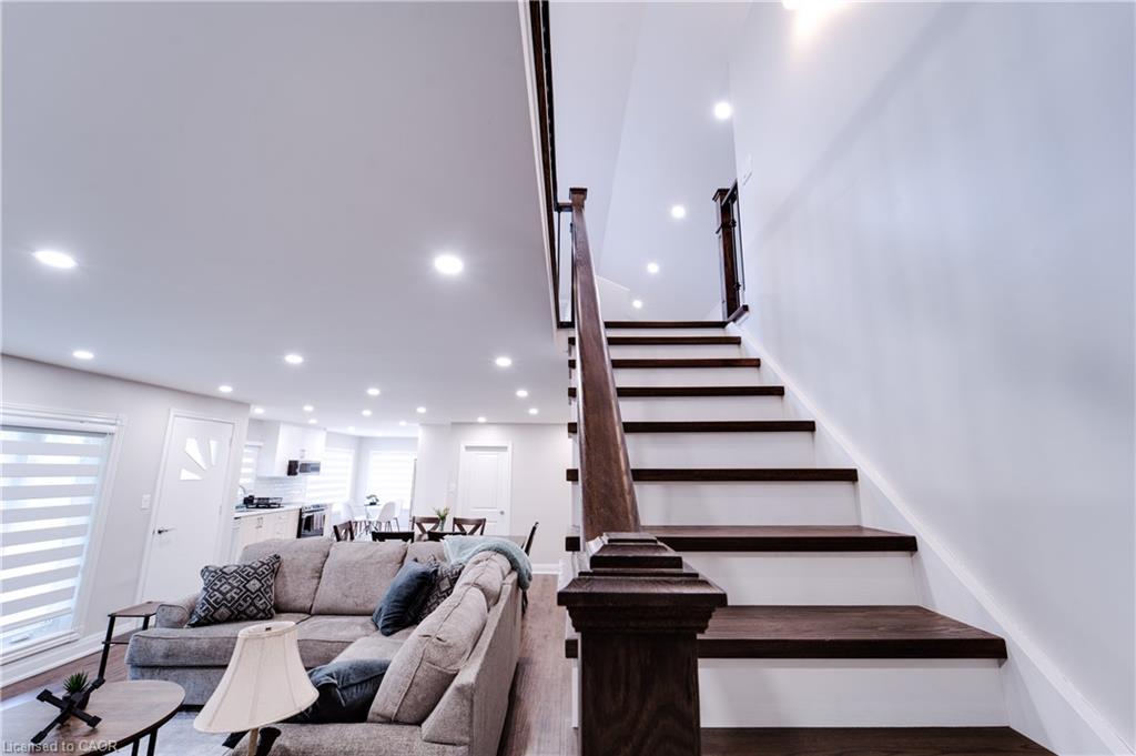 885 Glen Cedar Drive, Peterborough, ON - Indoor