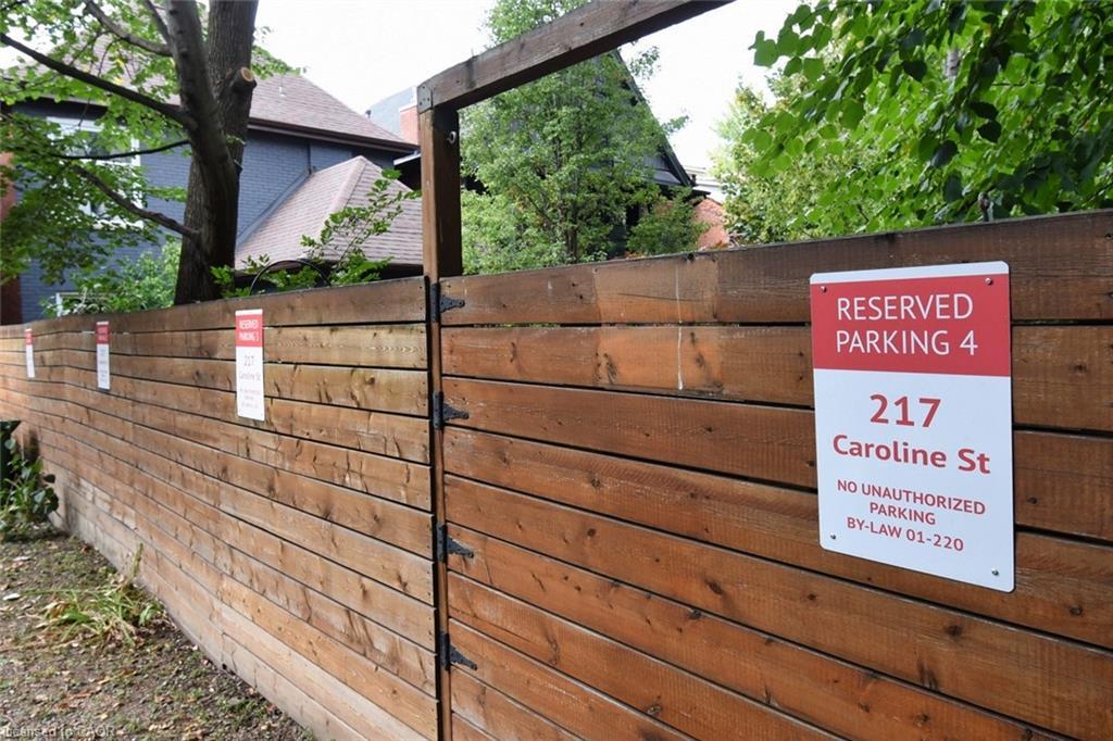 217 Caroline Street S, Hamilton, ON - Outdoor