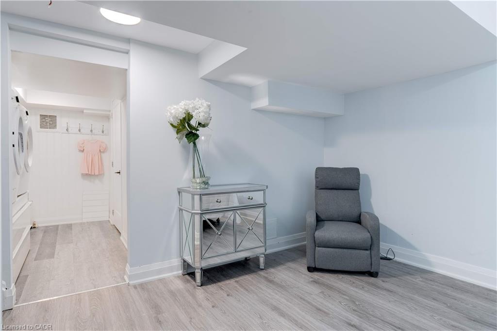 296 Kent Crescent, Burlington, ON - Indoor