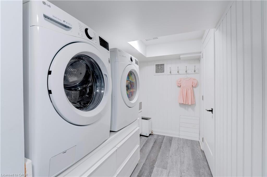 296 Kent Crescent, Burlington, ON - Indoor Photo Showing Laundry Room