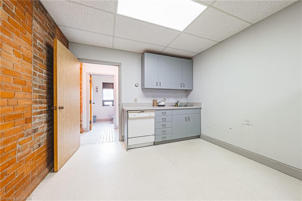 120 Catharine Street S, Hamilton, ON