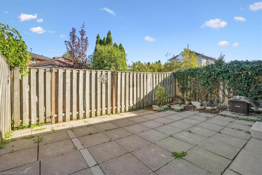 33-503 8 Highway, Stoney Creek, ON - Outdoor