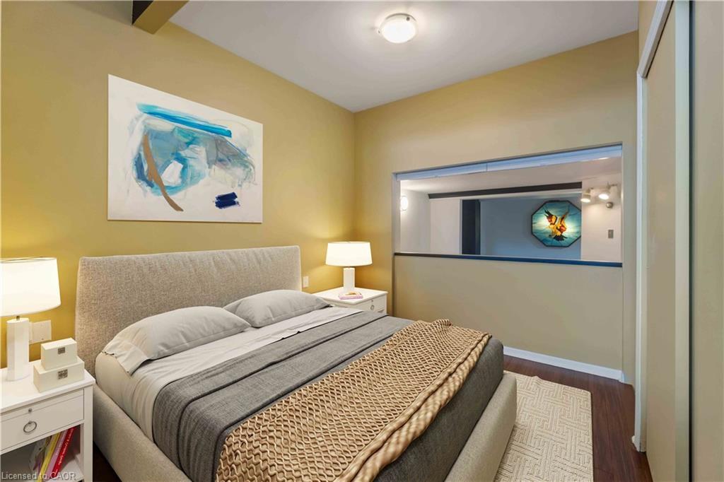 202-50 Main Street, Dundas, ON - Indoor Photo Showing Bedroom