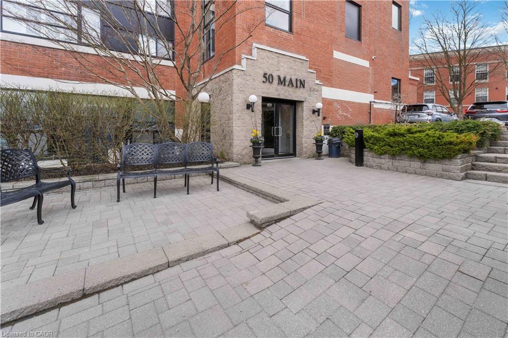 202-50 Main Street, Dundas, ON - Outdoor