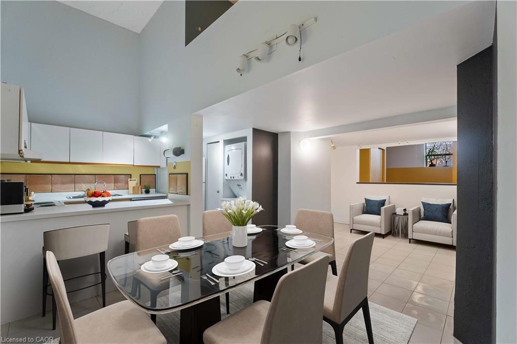 202-50 Main Street, Dundas, ON - Indoor Photo Showing Dining Room