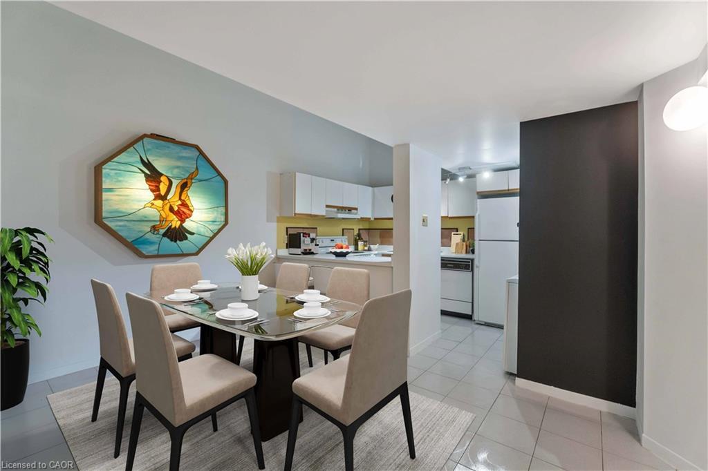 202-50 Main Street, Dundas, ON - Indoor Photo Showing Dining Room