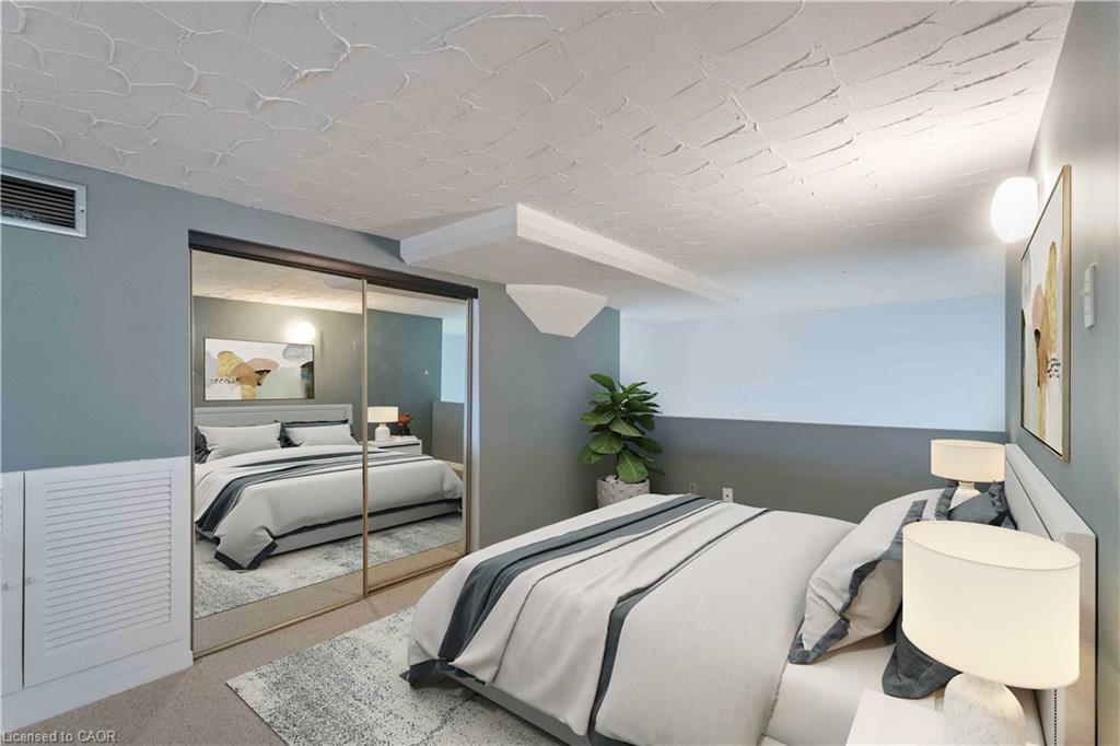 202-50 Main Street, Dundas, ON - Indoor Photo Showing Bedroom