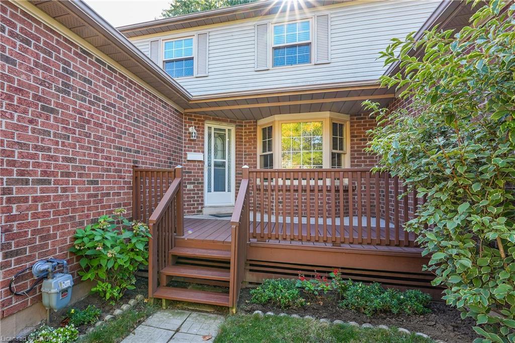 15 Hedgelawn Drive, Grimsby, ON - Outdoor With Deck Patio Veranda With Exterior