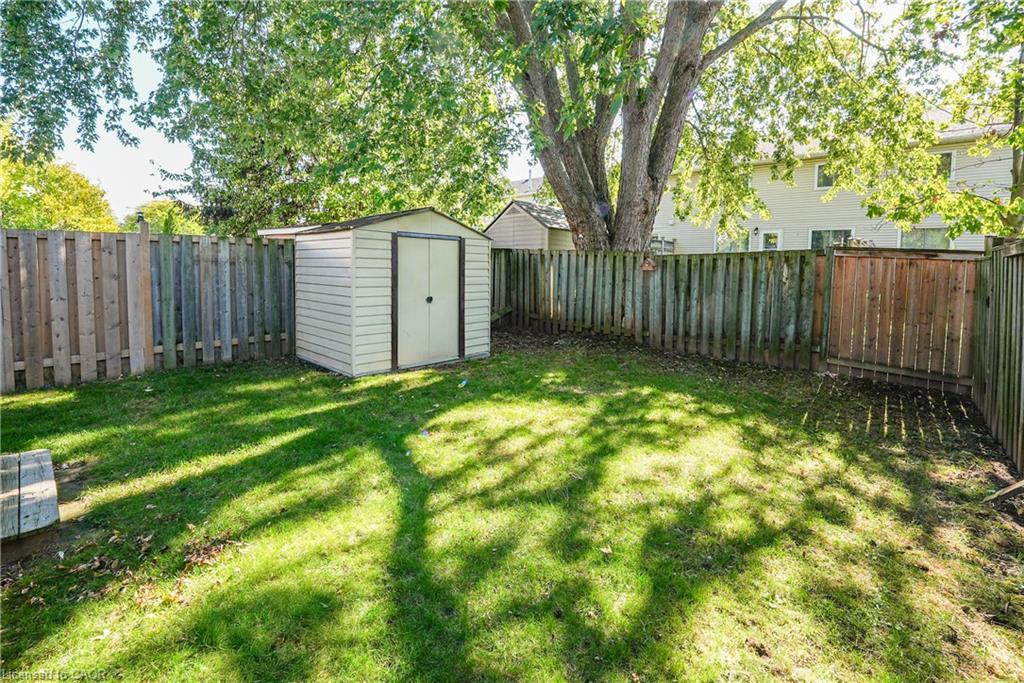15 Hedgelawn Drive, Grimsby, ON - Outdoor With Backyard