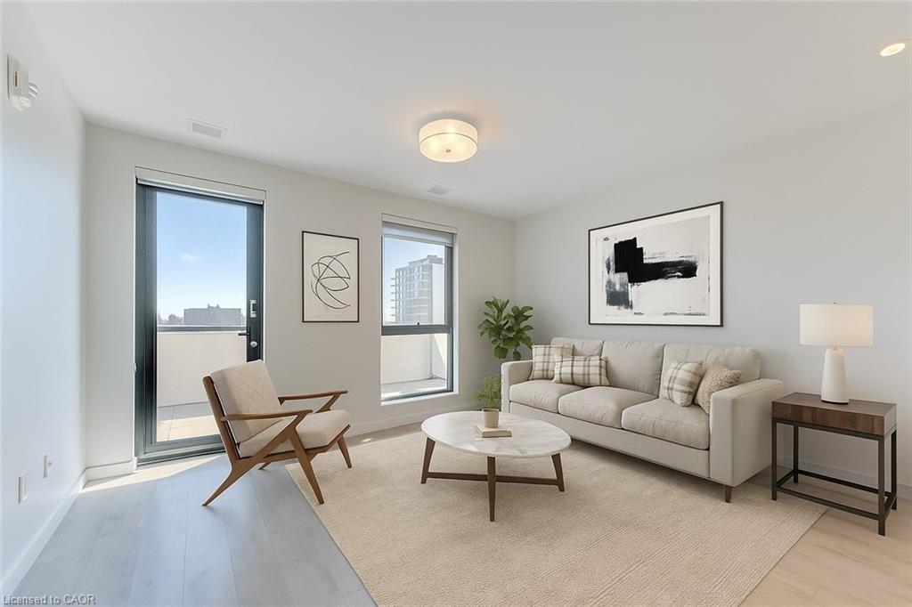 1612-181 King Street S, Waterloo, ON - Indoor Photo Showing Living Room