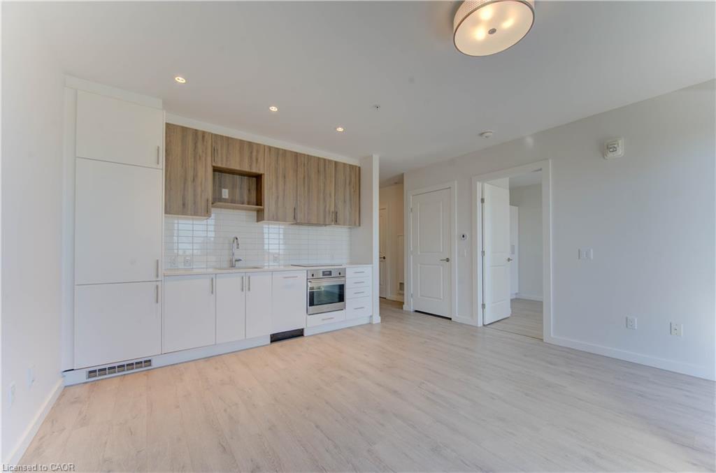 1612-181 King Street S, Waterloo, ON - Indoor Photo Showing Kitchen