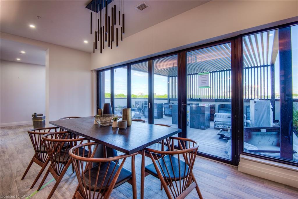 1612-181 King Street S, Waterloo, ON - Indoor Photo Showing Dining Room