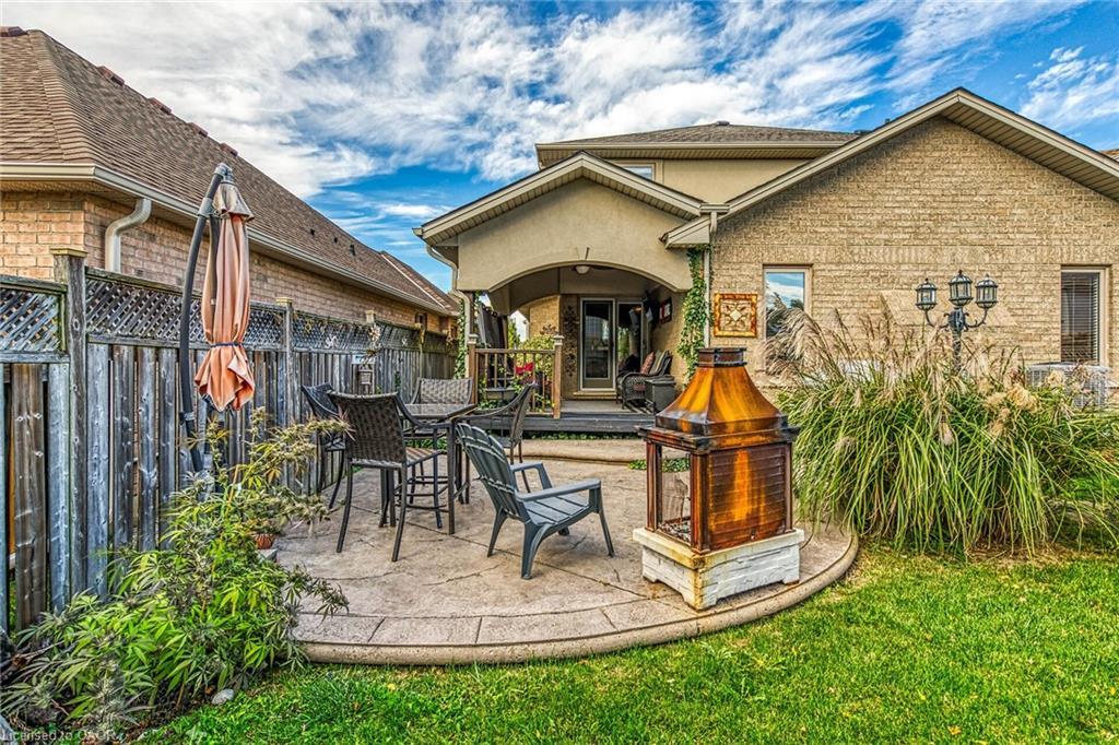 133 Eringate Drive, Stoney Creek, ON - Outdoor With Deck Patio Veranda