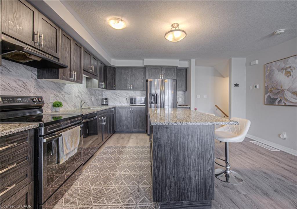 23 Valencia Avenue, Kitchener, ON - Indoor Photo Showing Kitchen With Stainless Steel Kitchen With Upgraded Kitchen