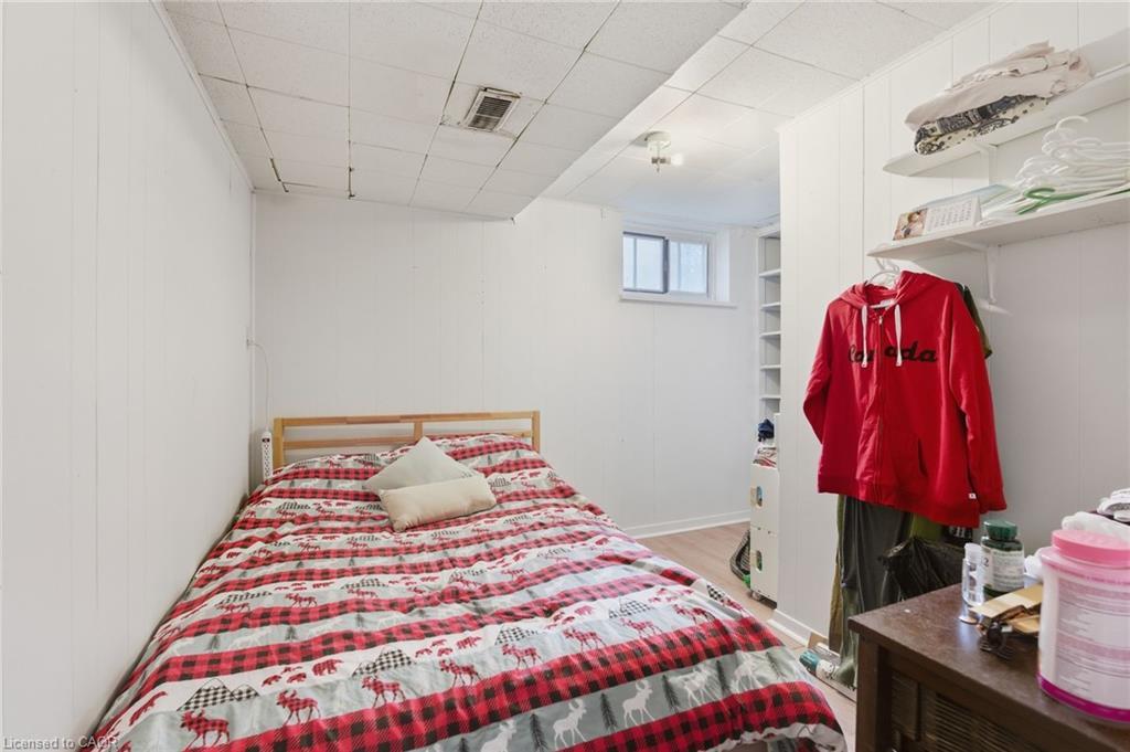 36 Woodelm Drive, St. Catharines, ON - Indoor Photo Showing Bedroom