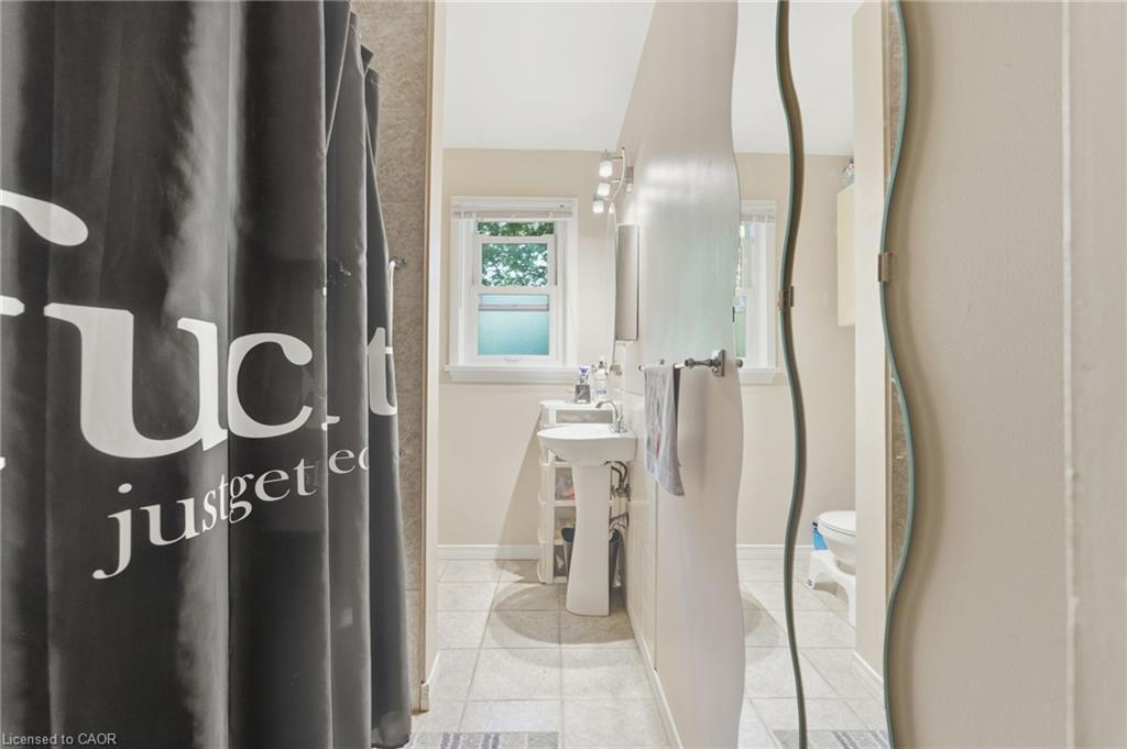 36 Woodelm Drive, St. Catharines, ON - Indoor Photo Showing Other Room