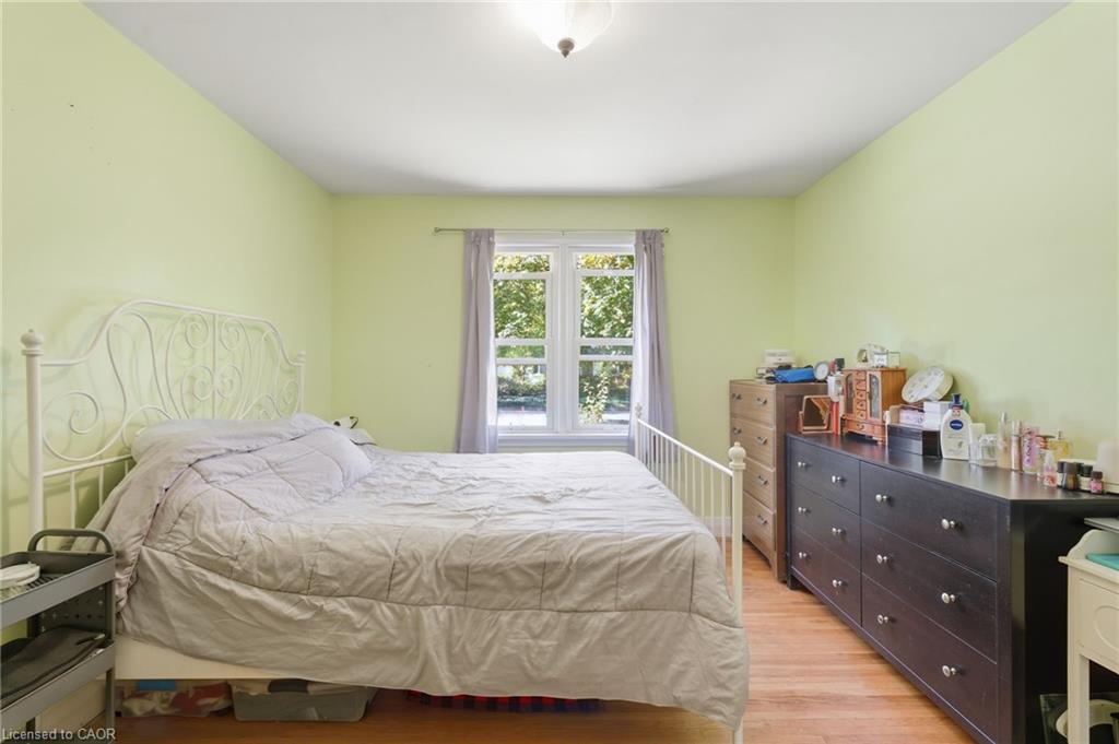 36 Woodelm Drive, St. Catharines, ON - Indoor Photo Showing Bedroom