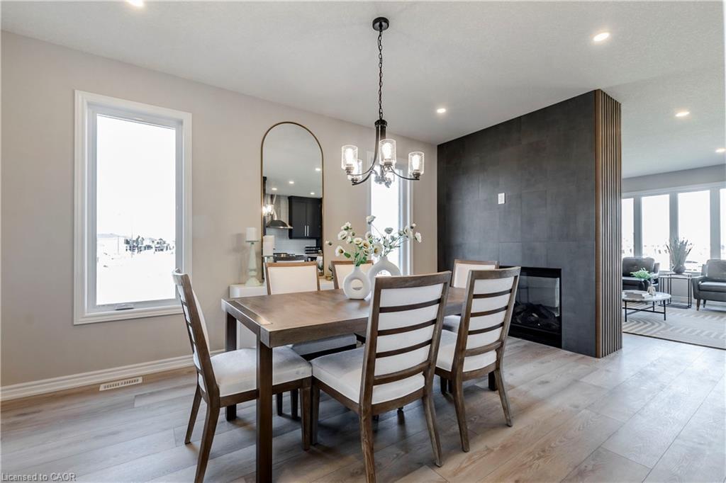 119 Langridge Way, Cambridge, ON - Indoor Photo Showing Dining Room