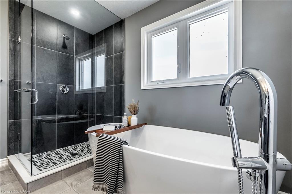 119 Langridge Way, Cambridge, ON - Indoor Photo Showing Bathroom