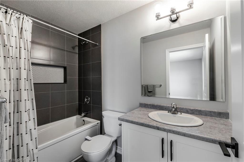 119 Langridge Way, Cambridge, ON - Indoor Photo Showing Bathroom