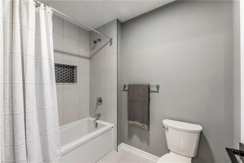 119 Langridge Way, Cambridge, ON - Indoor Photo Showing Bathroom