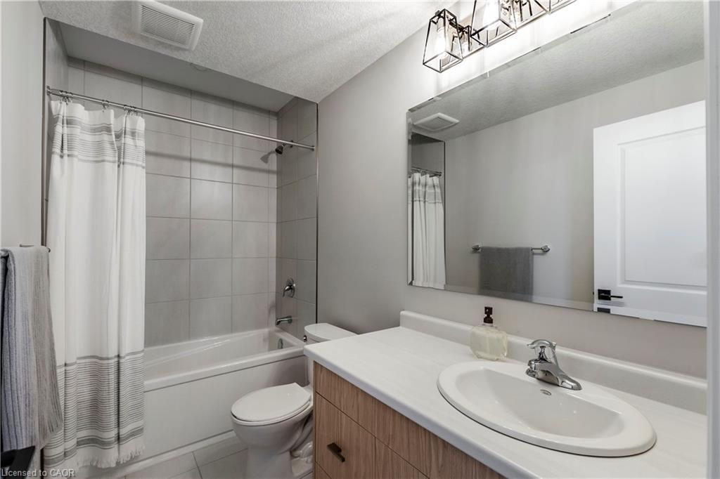 119 Langridge Way, Cambridge, ON - Indoor Photo Showing Bathroom