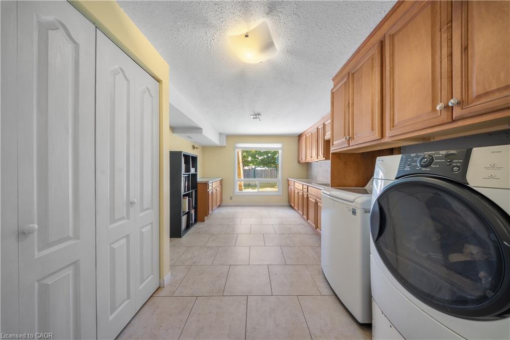 54 Pathfinder Crescent, Kitchener, ON - Indoor Photo Showing Laundry Room