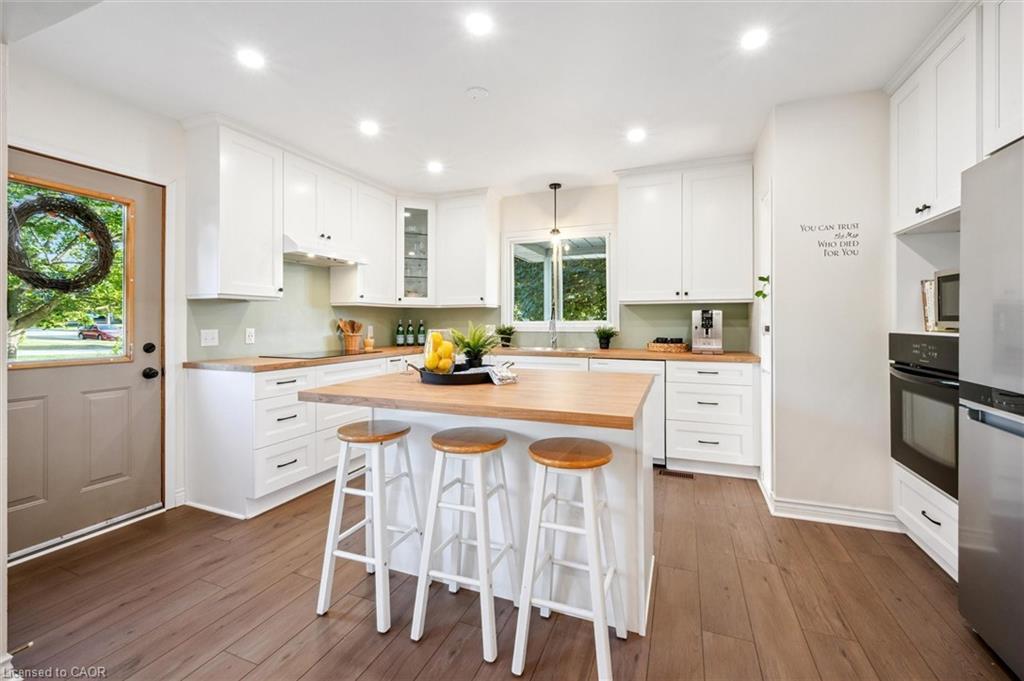53 Hincks Street, New Hamburg, ON - Indoor Photo Showing Kitchen