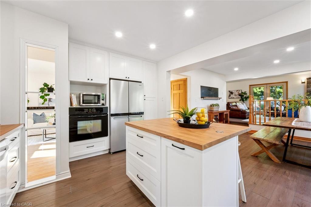 53 Hincks Street, New Hamburg, ON - Indoor Photo Showing Kitchen