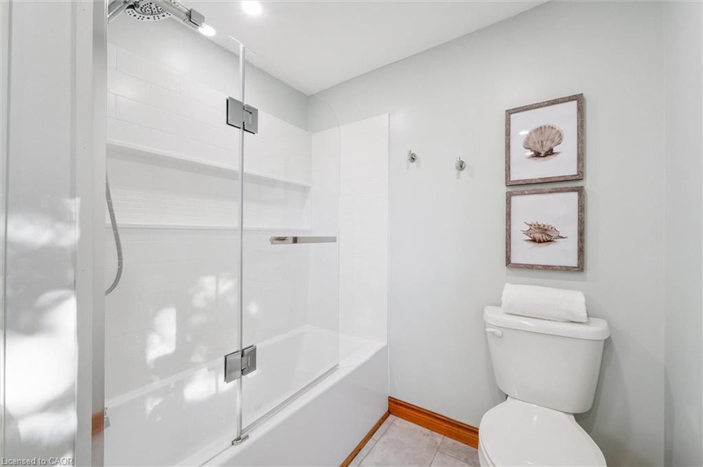 53 Hincks Street, New Hamburg, ON - Indoor Photo Showing Bathroom