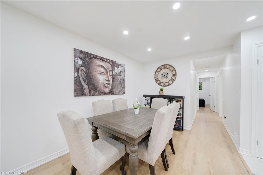 15 Heritage Court, St. Catharines, ON - Indoor Photo Showing Dining Room