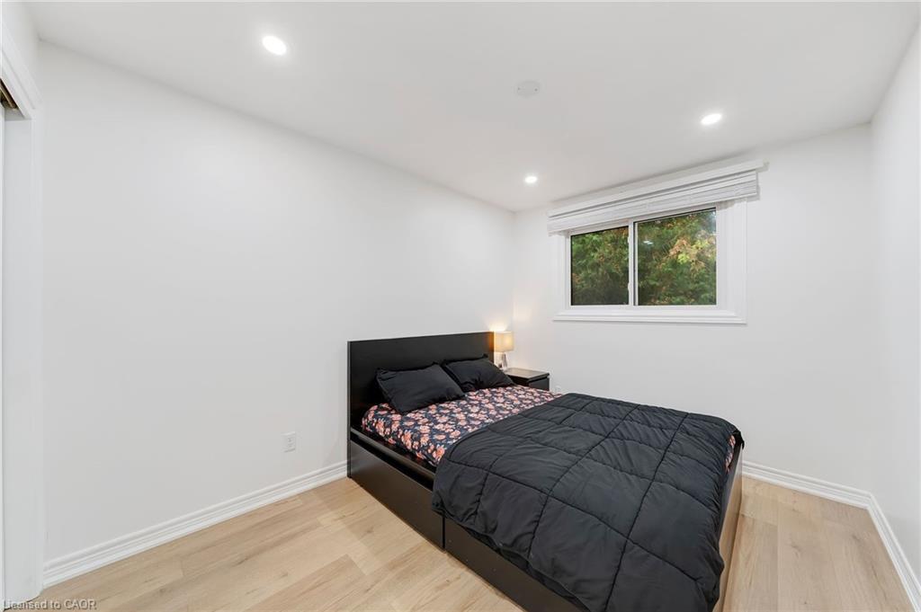 15 Heritage Court, St. Catharines, ON - Indoor Photo Showing Bedroom