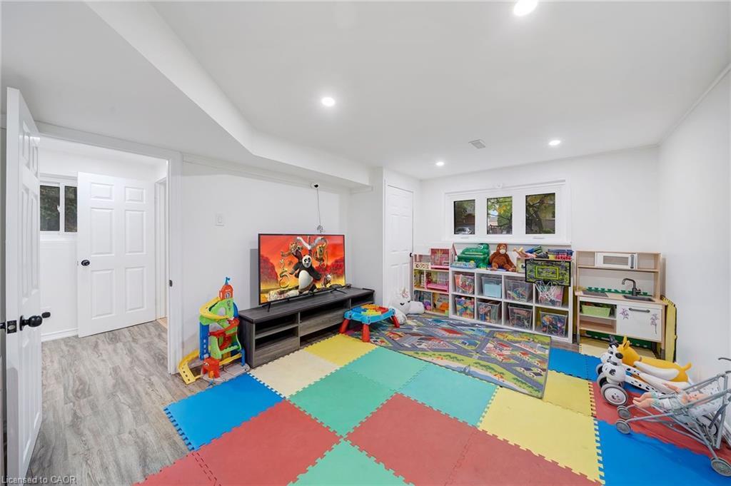 15 Heritage Court, St. Catharines, ON - Indoor