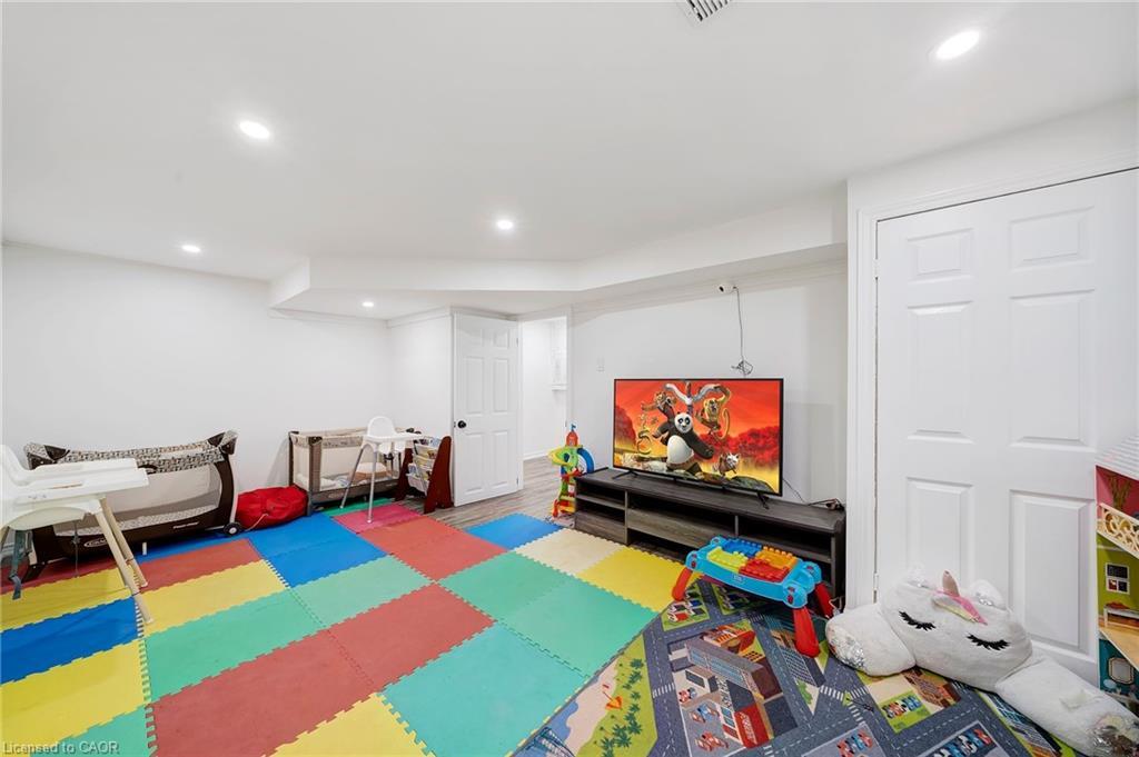 15 Heritage Court, St. Catharines, ON - Indoor