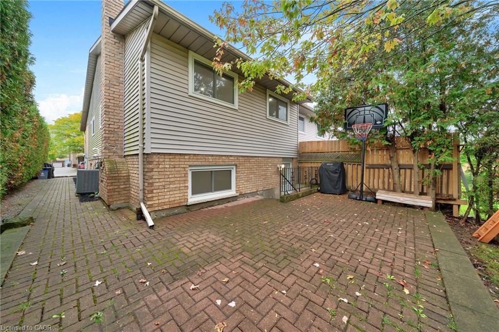 15 Heritage Court, St. Catharines, ON - Outdoor