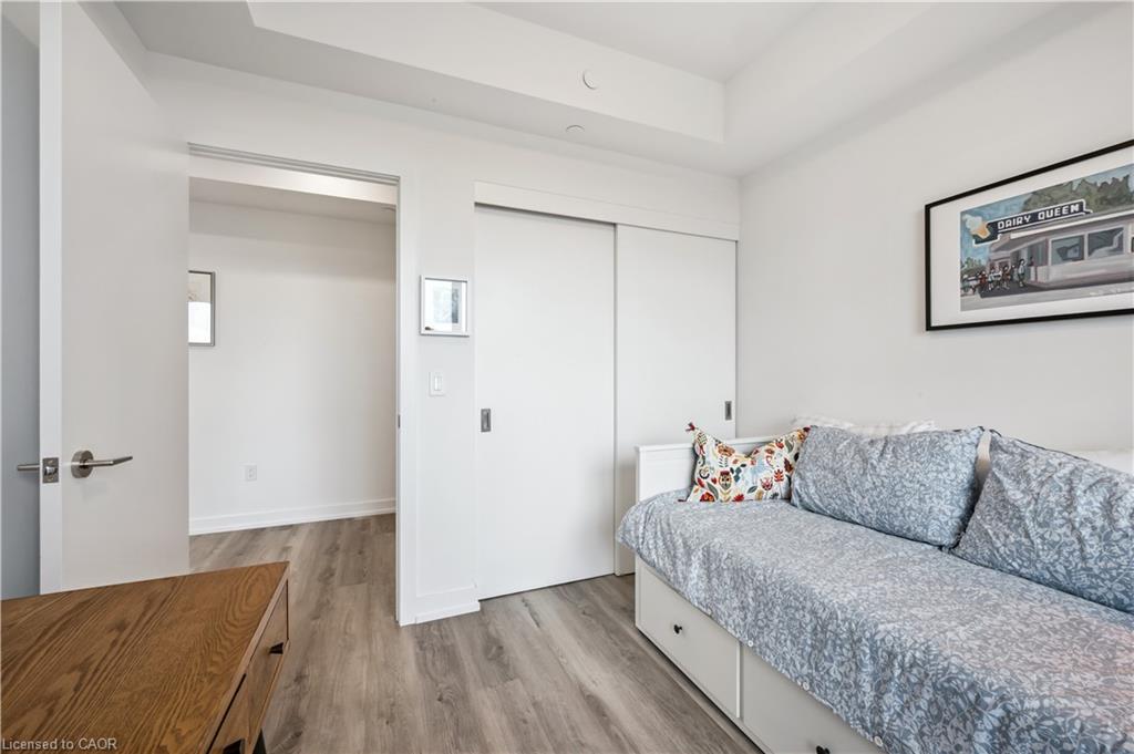 909-15 Wellington Street S, Kitchener, ON - Indoor Photo Showing Bedroom