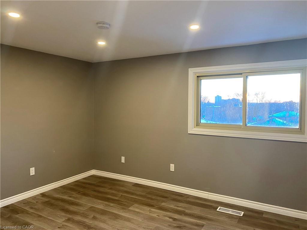 34-187 Grulke Street, Kitchener, ON - Indoor Photo Showing Other Room