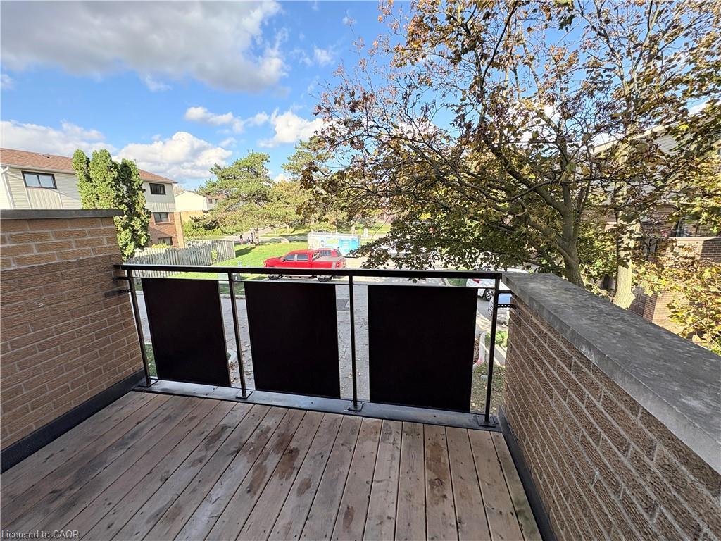 34-187 Grulke Street, Kitchener, ON - Outdoor