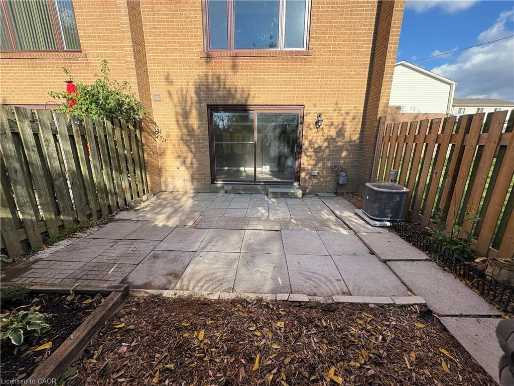 34-187 Grulke Street, Kitchener, ON - Outdoor