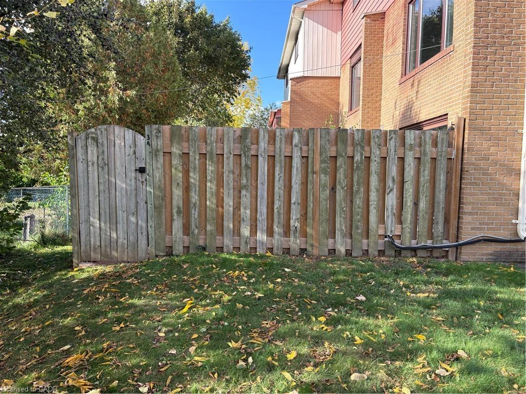 34-187 Grulke Street, Kitchener, ON - Outdoor