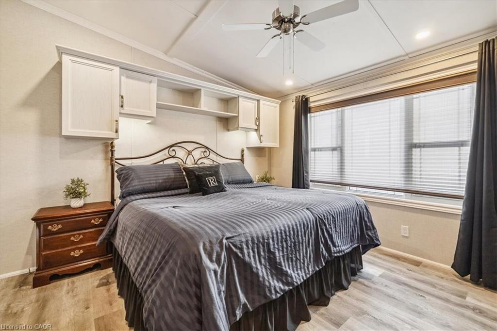37 Ash-4449 Milburough Line, Burlington, ON - Indoor Photo Showing Bedroom